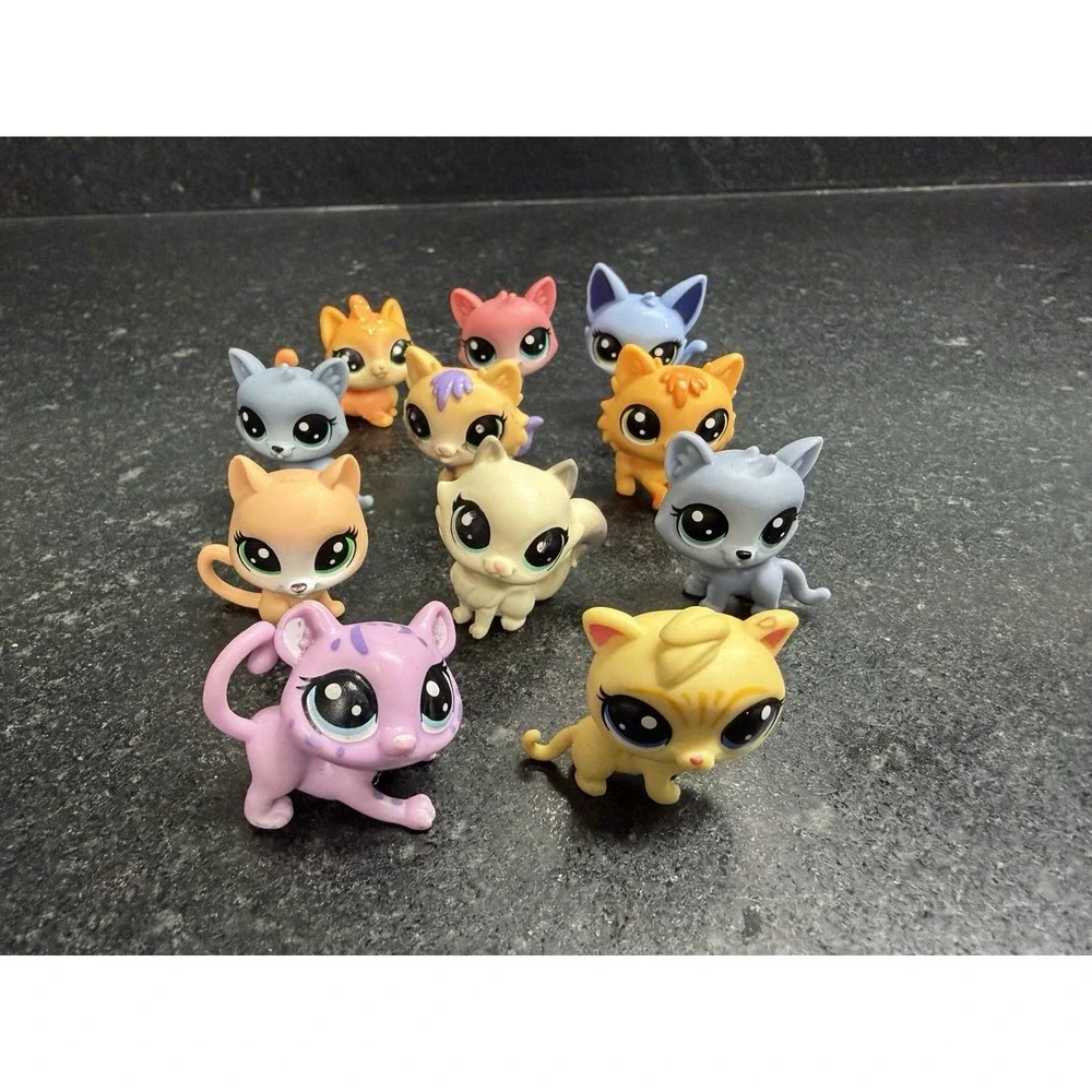 LPS Teeniest Tiniest Cats Lot of 11 Vintage Hasbro Littlest Pet Shop Teensies